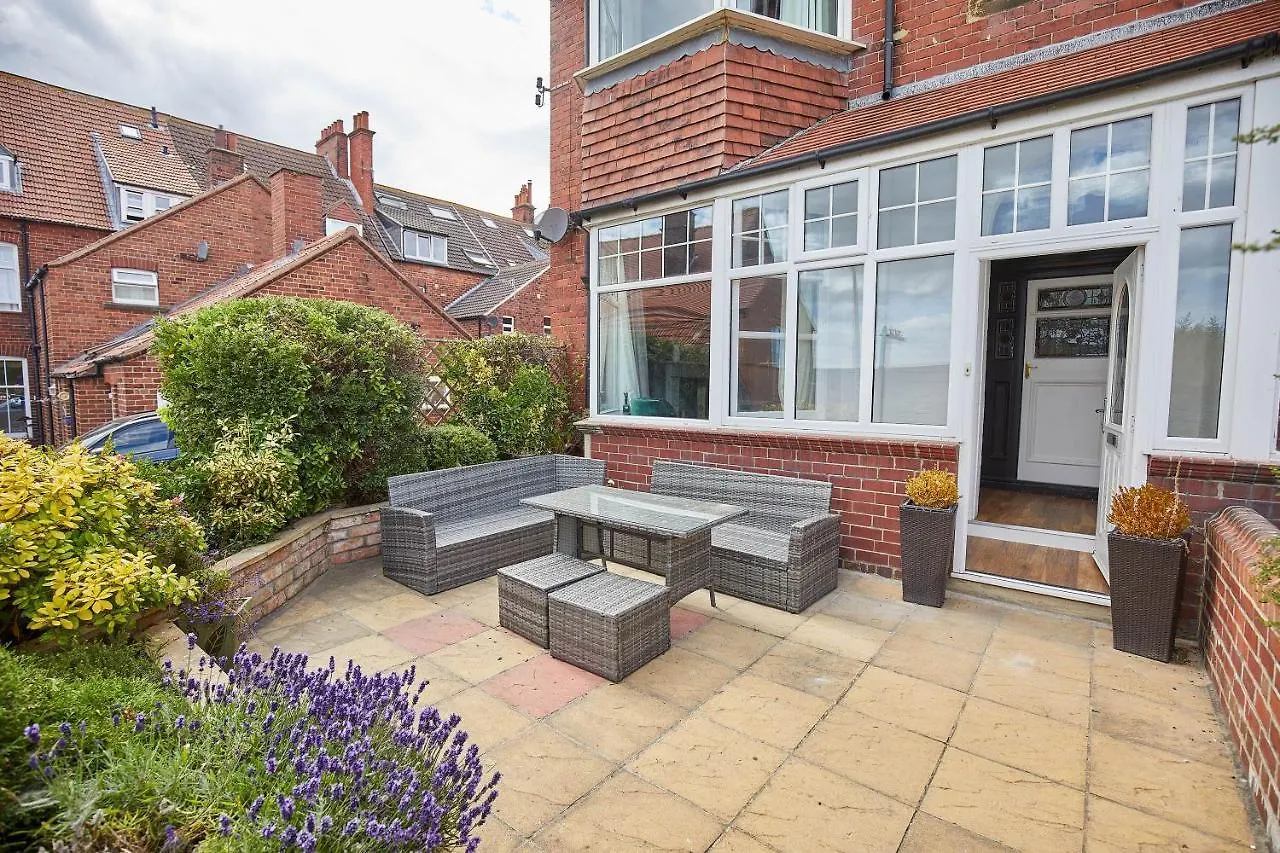 Host & Stay - Raven House Robin Hood's Bay Ferienhaus
